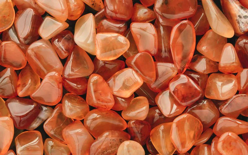carnelian-meaning-healing-properties-and-benefits-515289